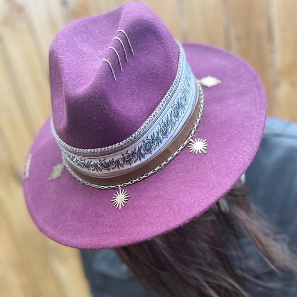 Custom Fedora - Picture 6 of 6